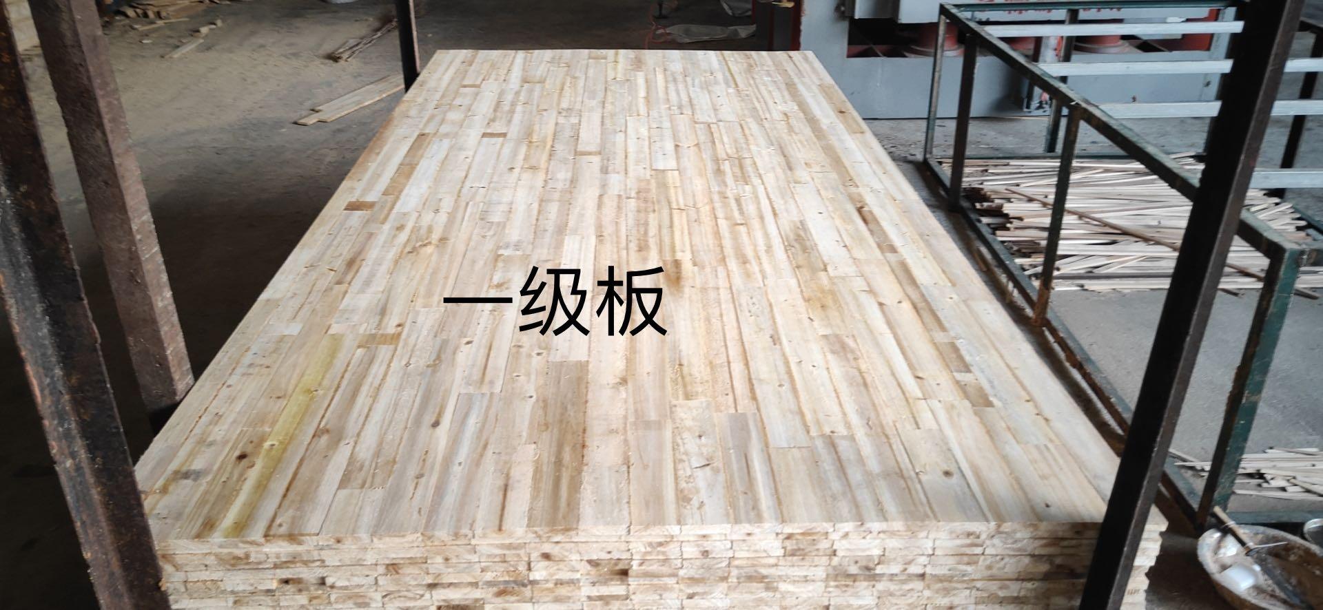 如何选购优质的杉木板.jpeg 如何选购优质的杉木板.jpeg