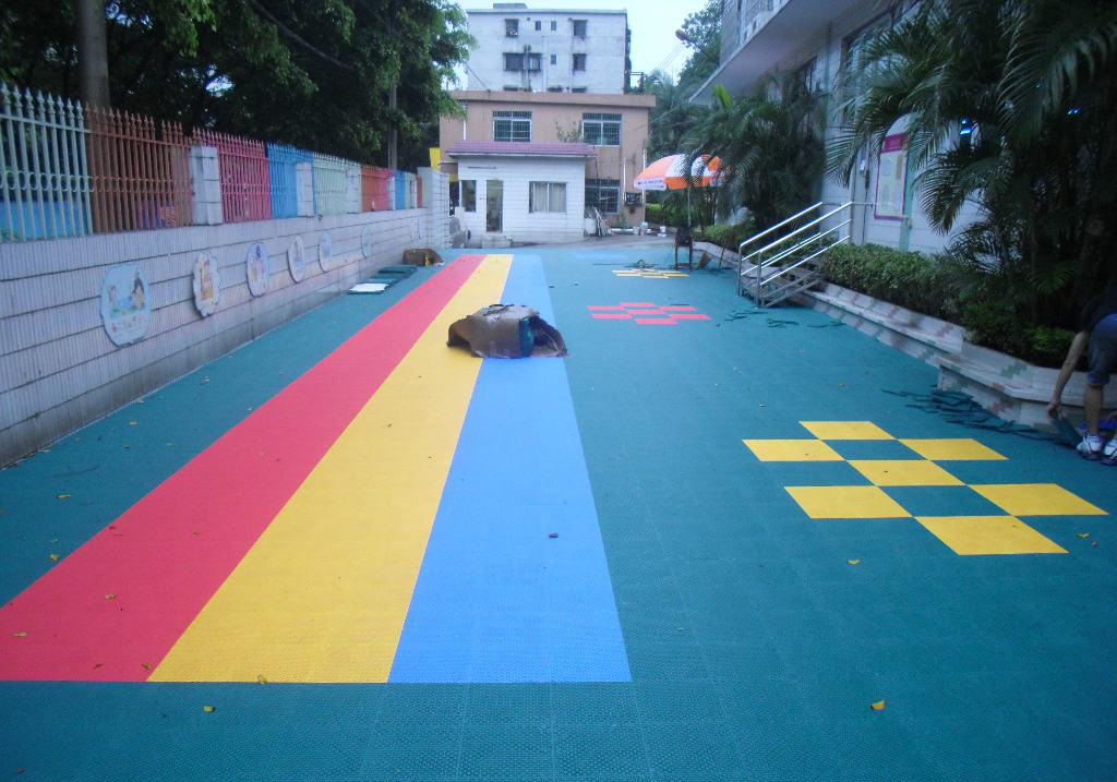 塑胶地板选购要点.jpg 塑胶地板选购要点.jpg