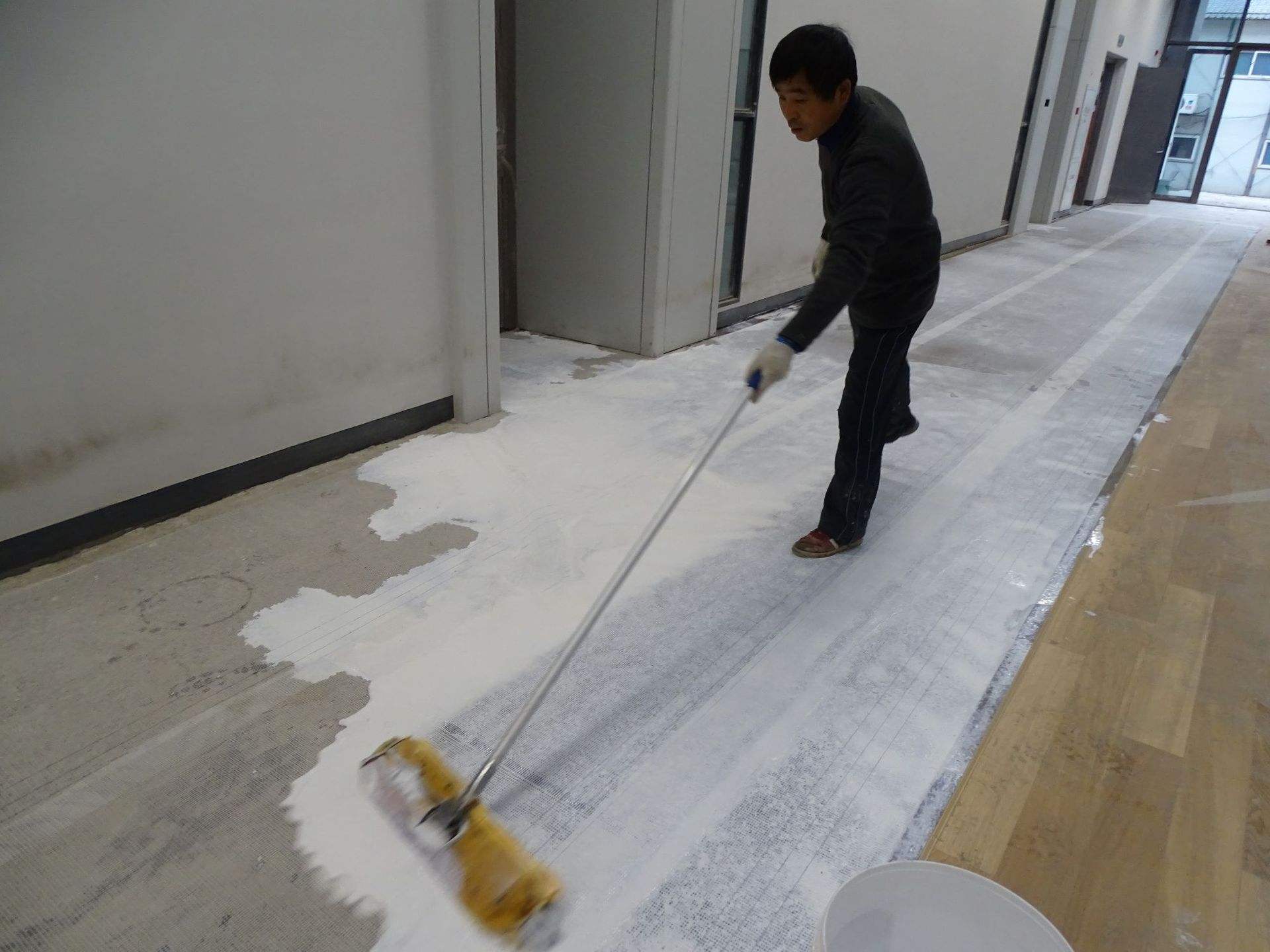 如何正确使用界面剂.jpeg 如何正确使用界面剂.jpeg